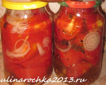 помидоры в маринаде с луком и растительным маслом