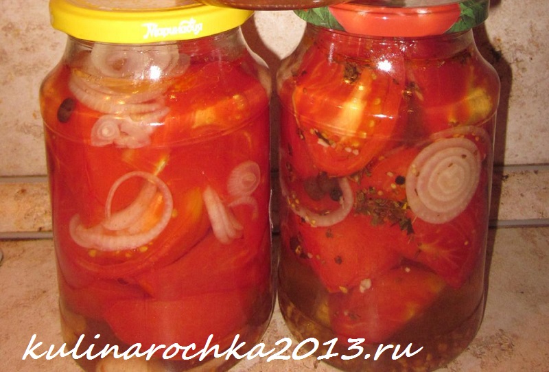 помидоры в маринаде с луком и растительным маслом